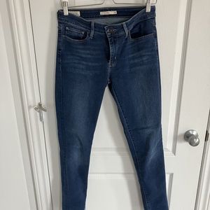 LIKE NEW Levis 711 skinny jeans